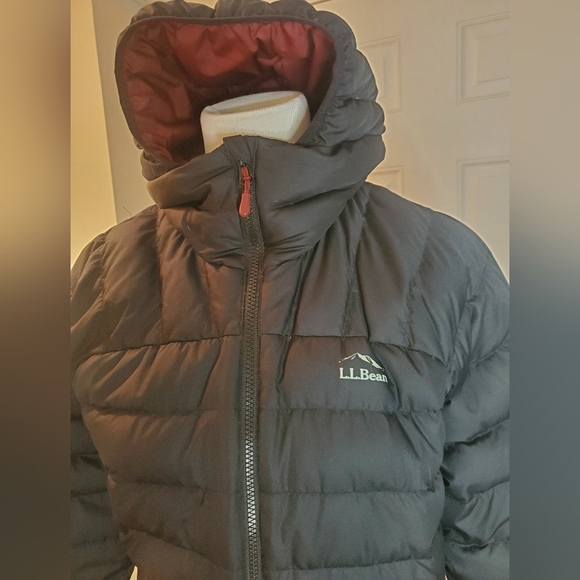 L.L. Bean Women's Black Ski Jacket with Red Lining - Picture 2 of 8